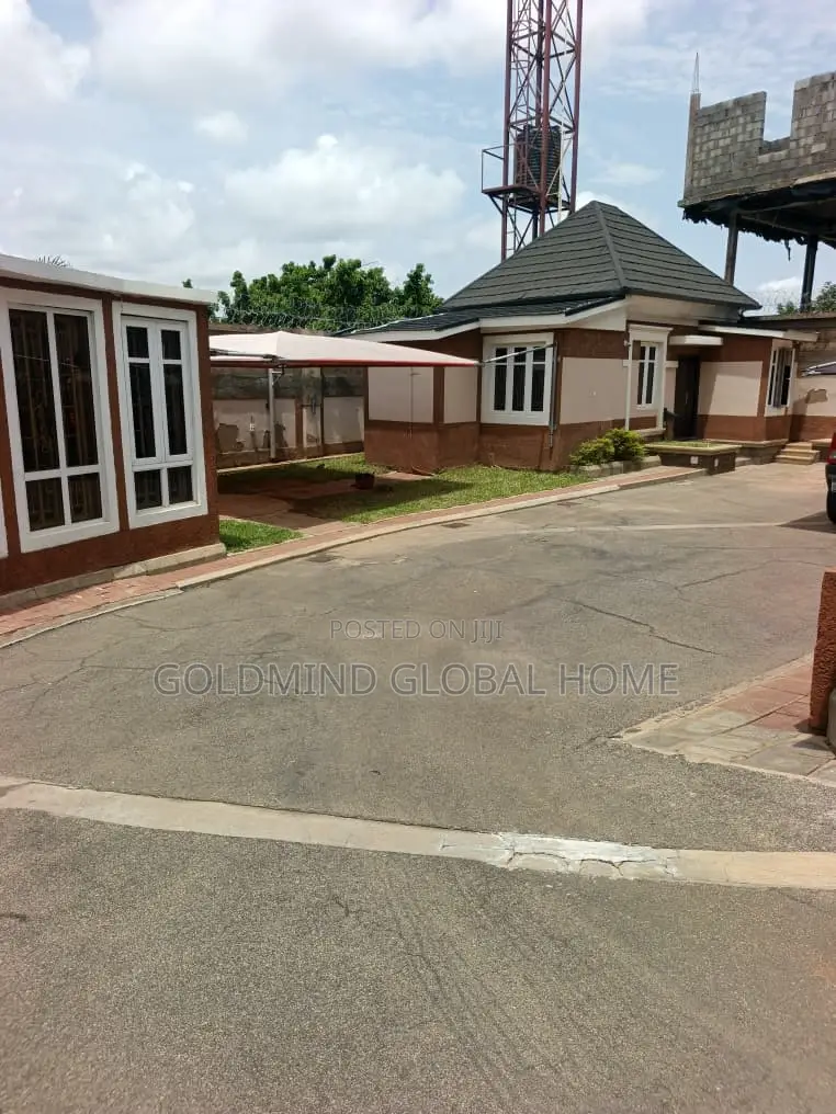 4bdrm Duplex in Lugbe District., Apo Resettlement for sale