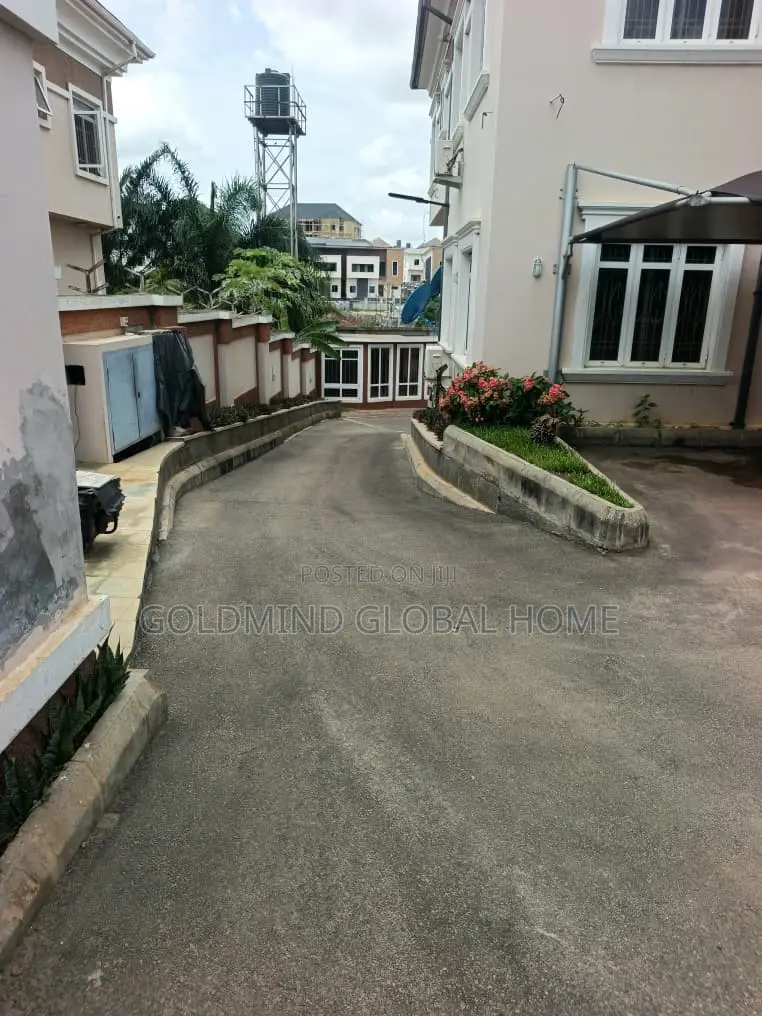 4bdrm Duplex in Lugbe District., Apo Resettlement for sale