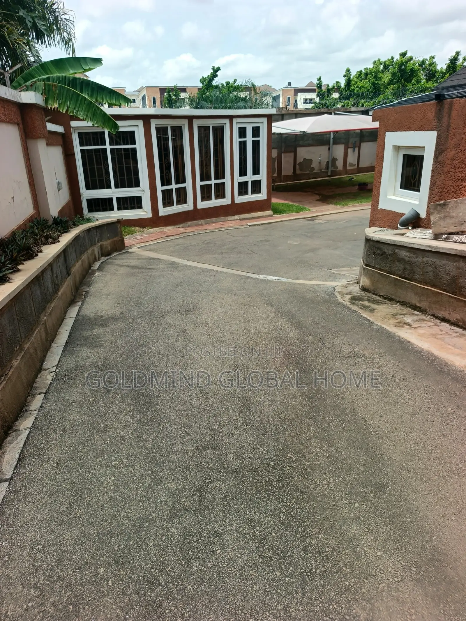 4bdrm Duplex in Lugbe District., Apo Resettlement for sale