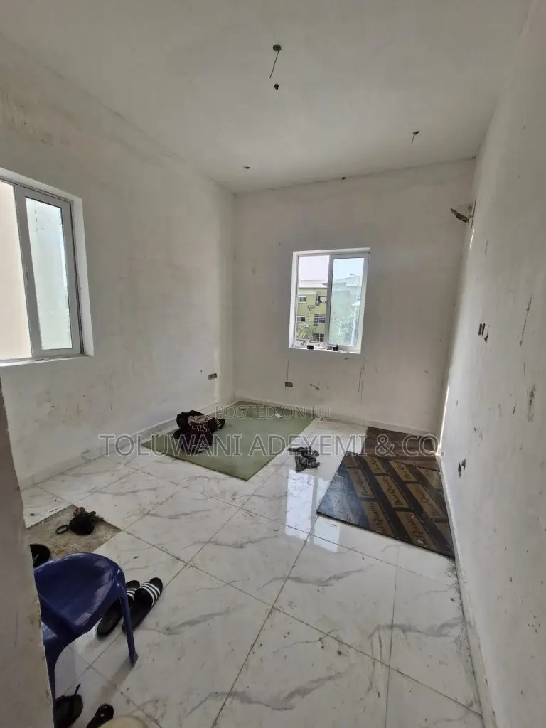 1bdrm Apartment in Ikate, Lekki for sale