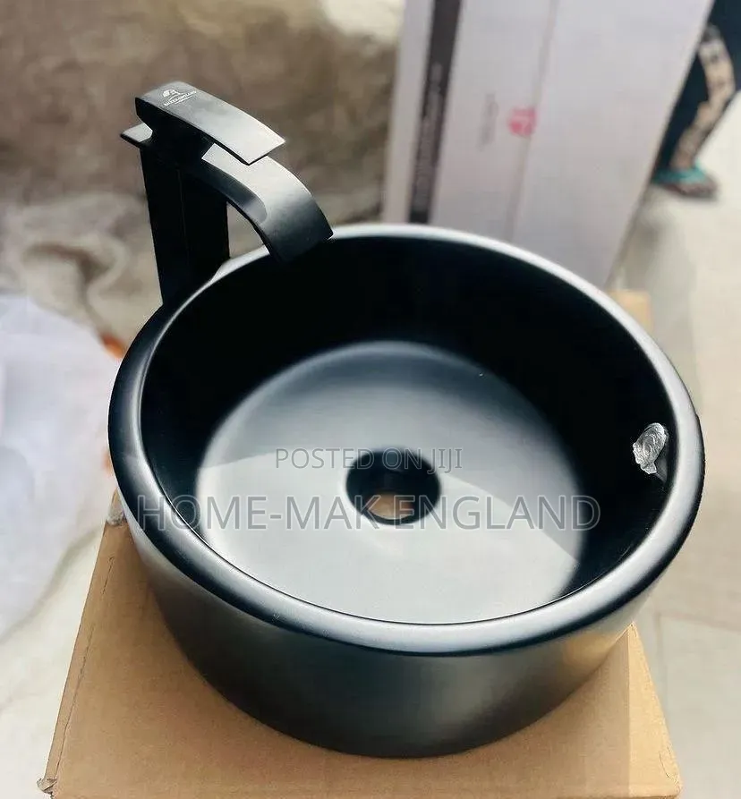 Round Black Counter Top Basin