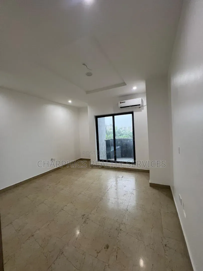 3bdrm Apartment in Adeola Odeku for rent