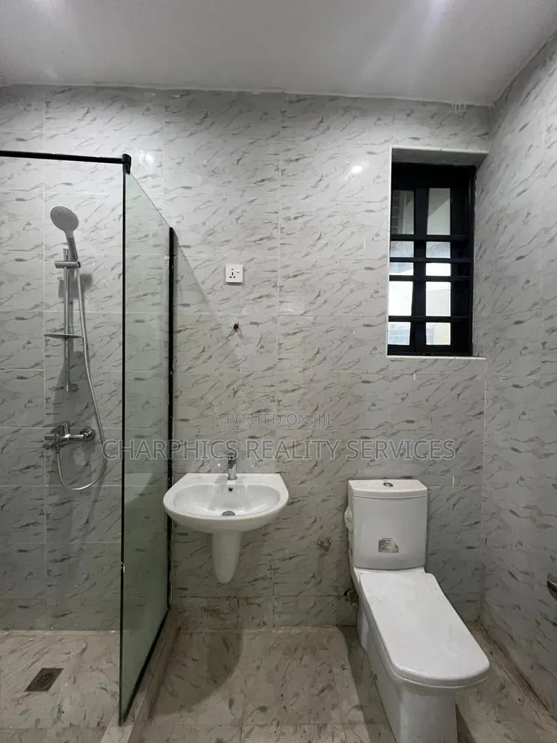3bdrm Apartment in Adeola Odeku for rent