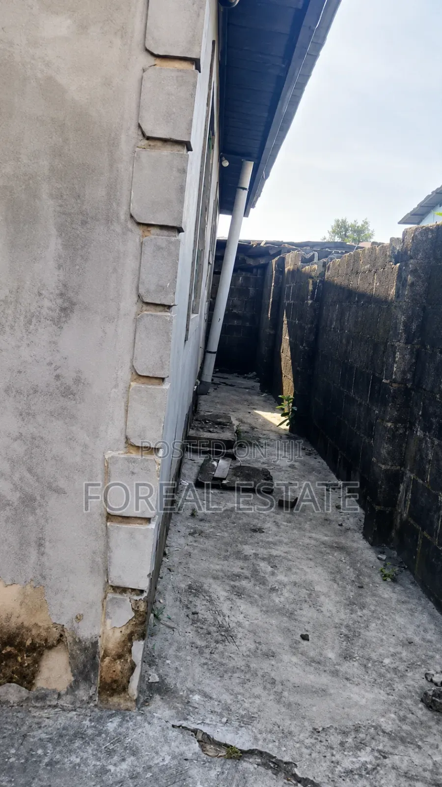2bdrm Apartment in Ogombo for sale