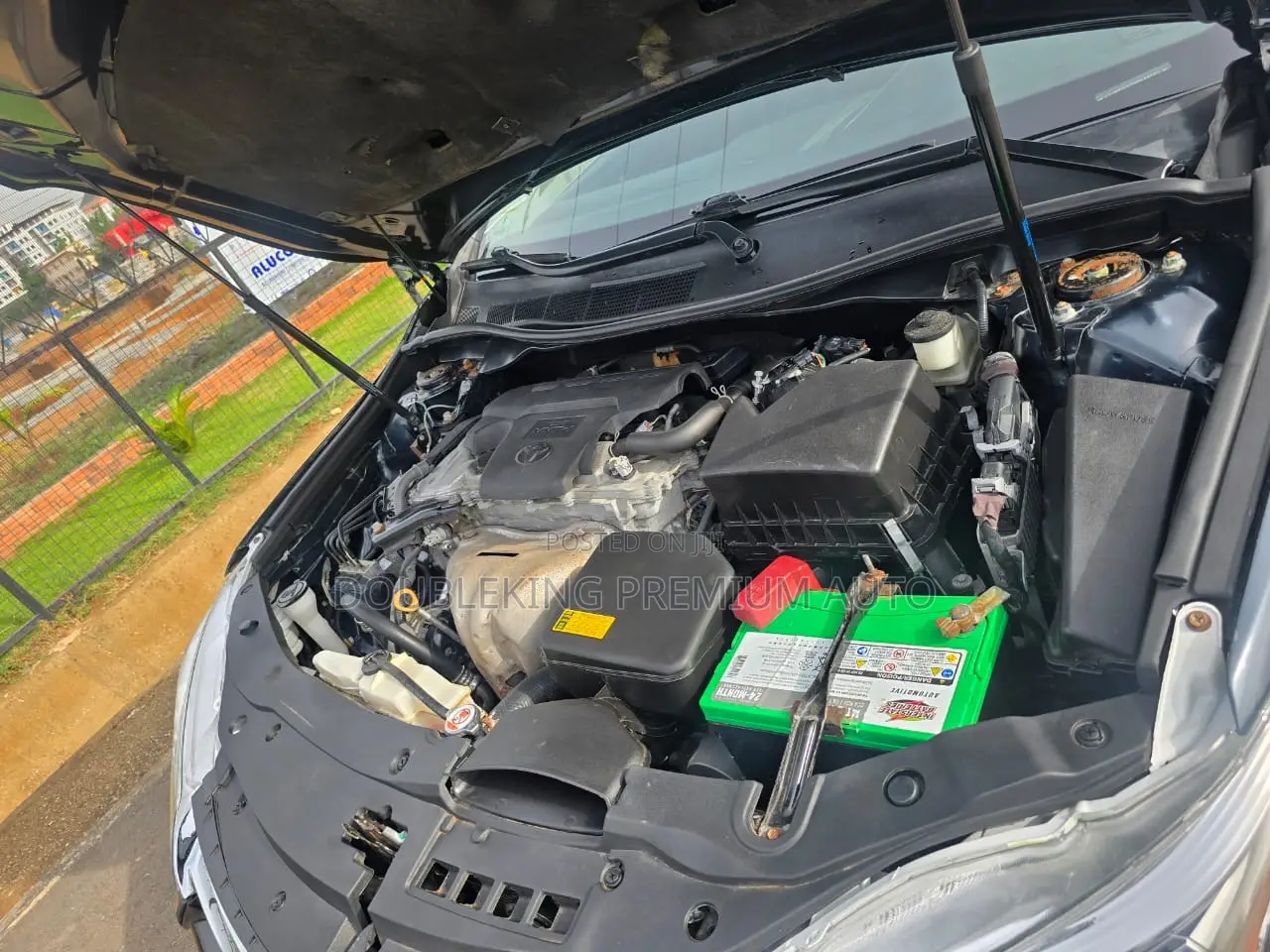 Toyota Camry SE 4dr Sedan (2.5L 4cyl 6A) 2017 Gray