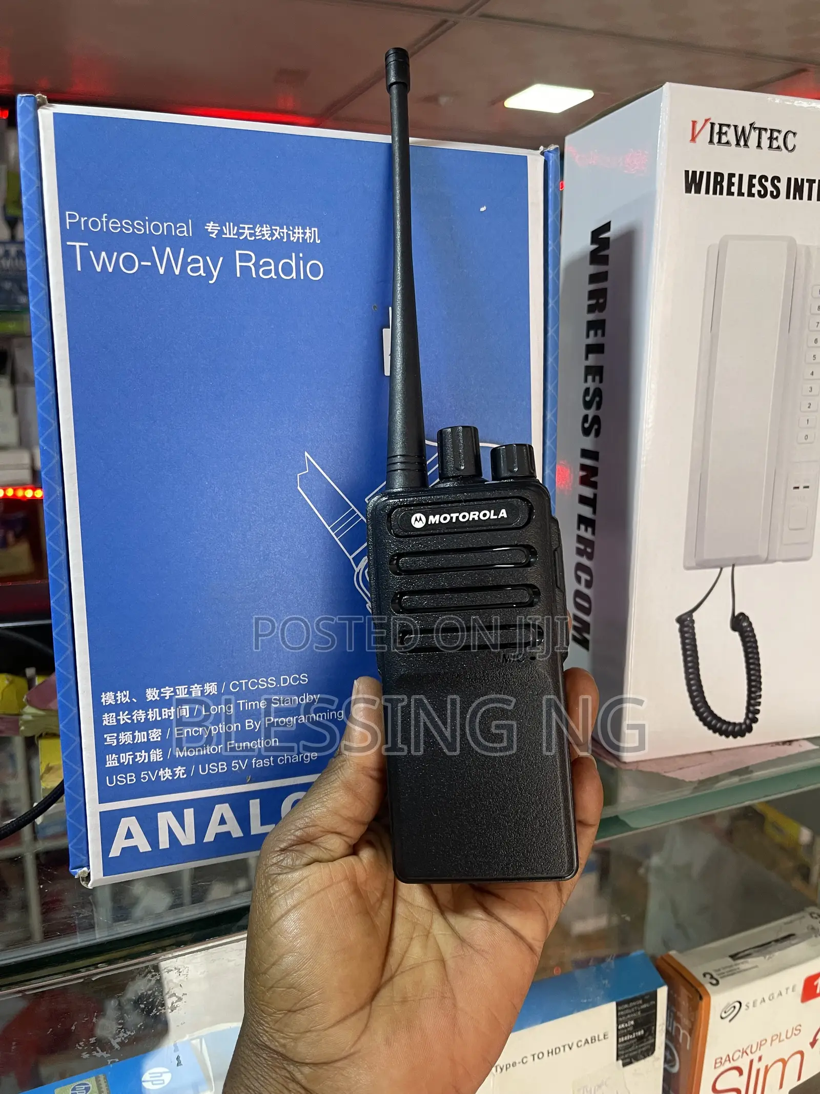 Motorola Walkie Talkie M9
