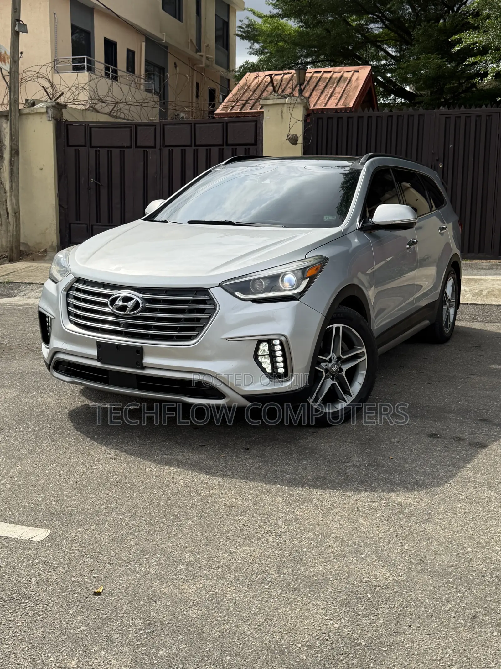 Hyundai Santa Fe Limited Ultimate AWD 2017 Silver
