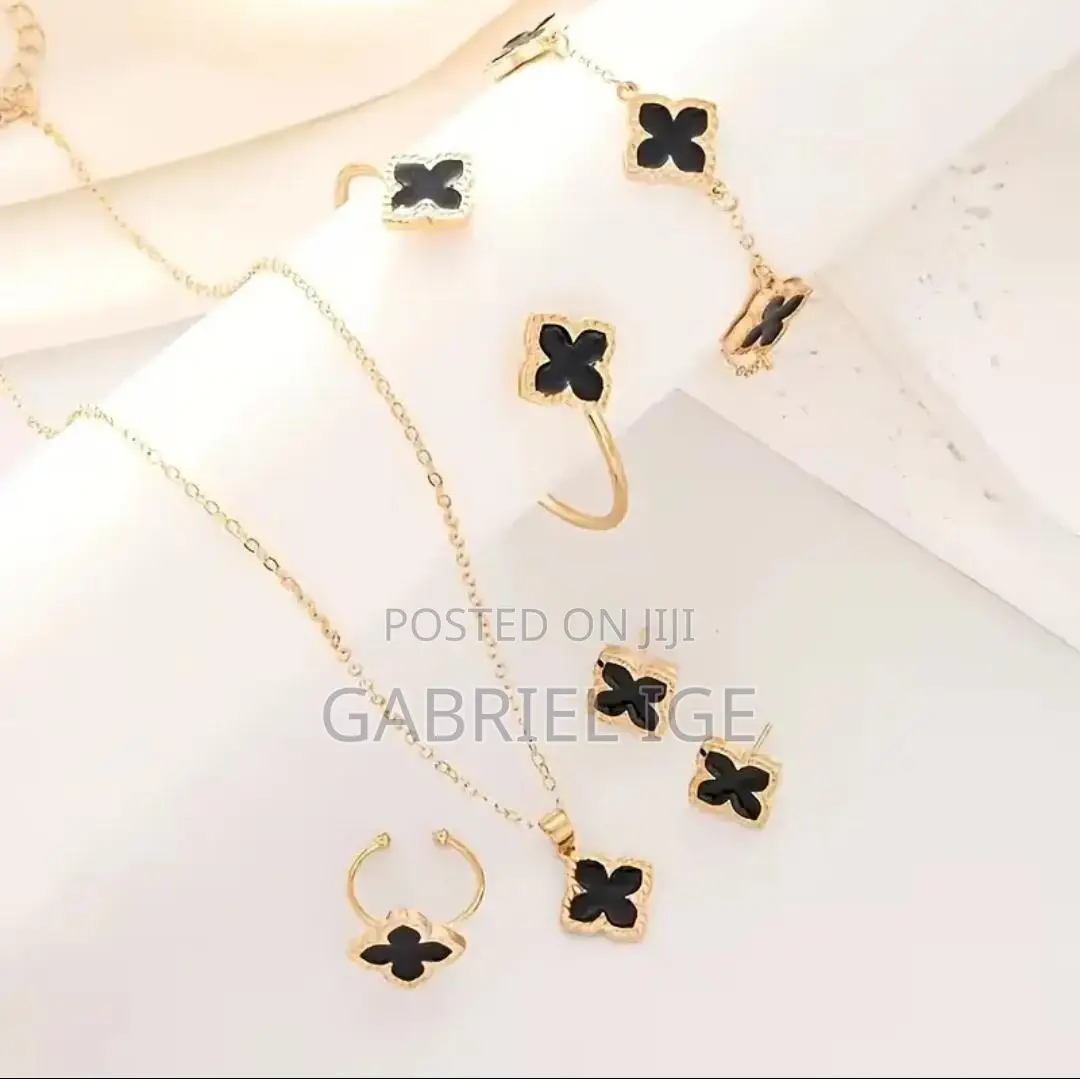 Vca Jewelry Set