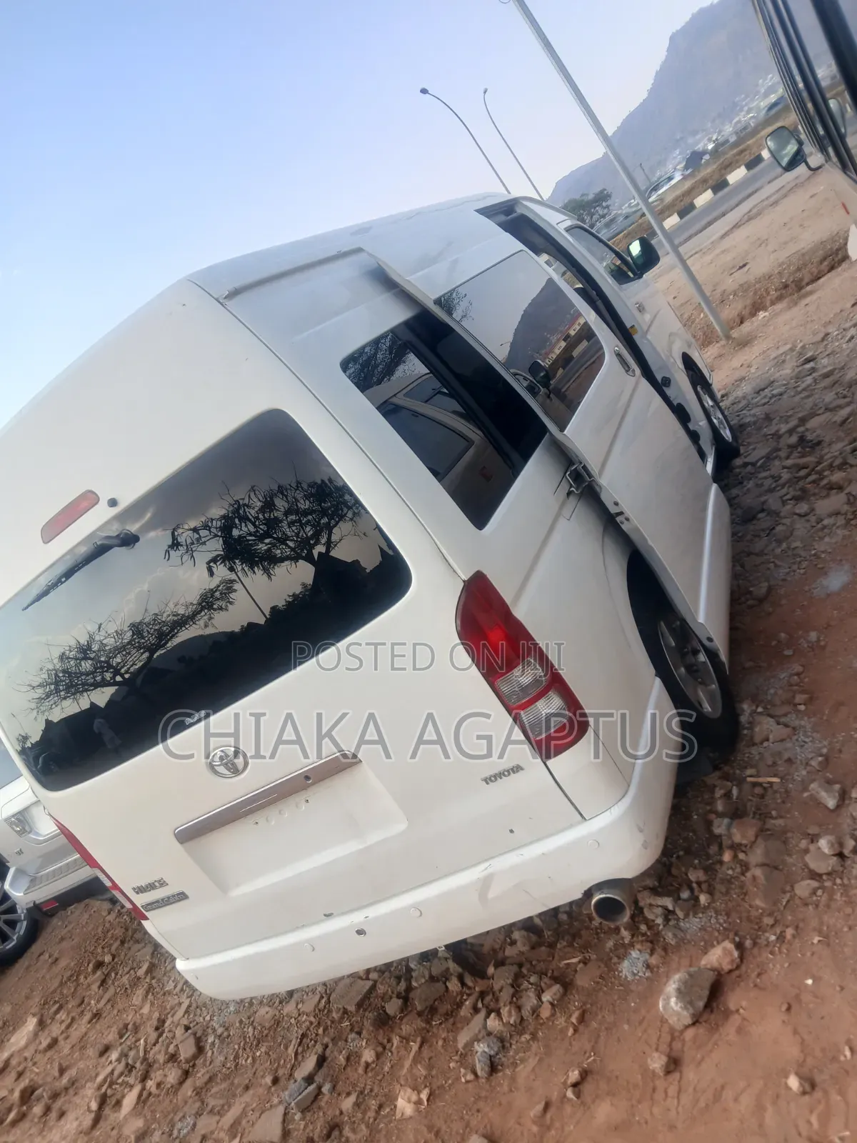 Toyota HiAce 2012 White