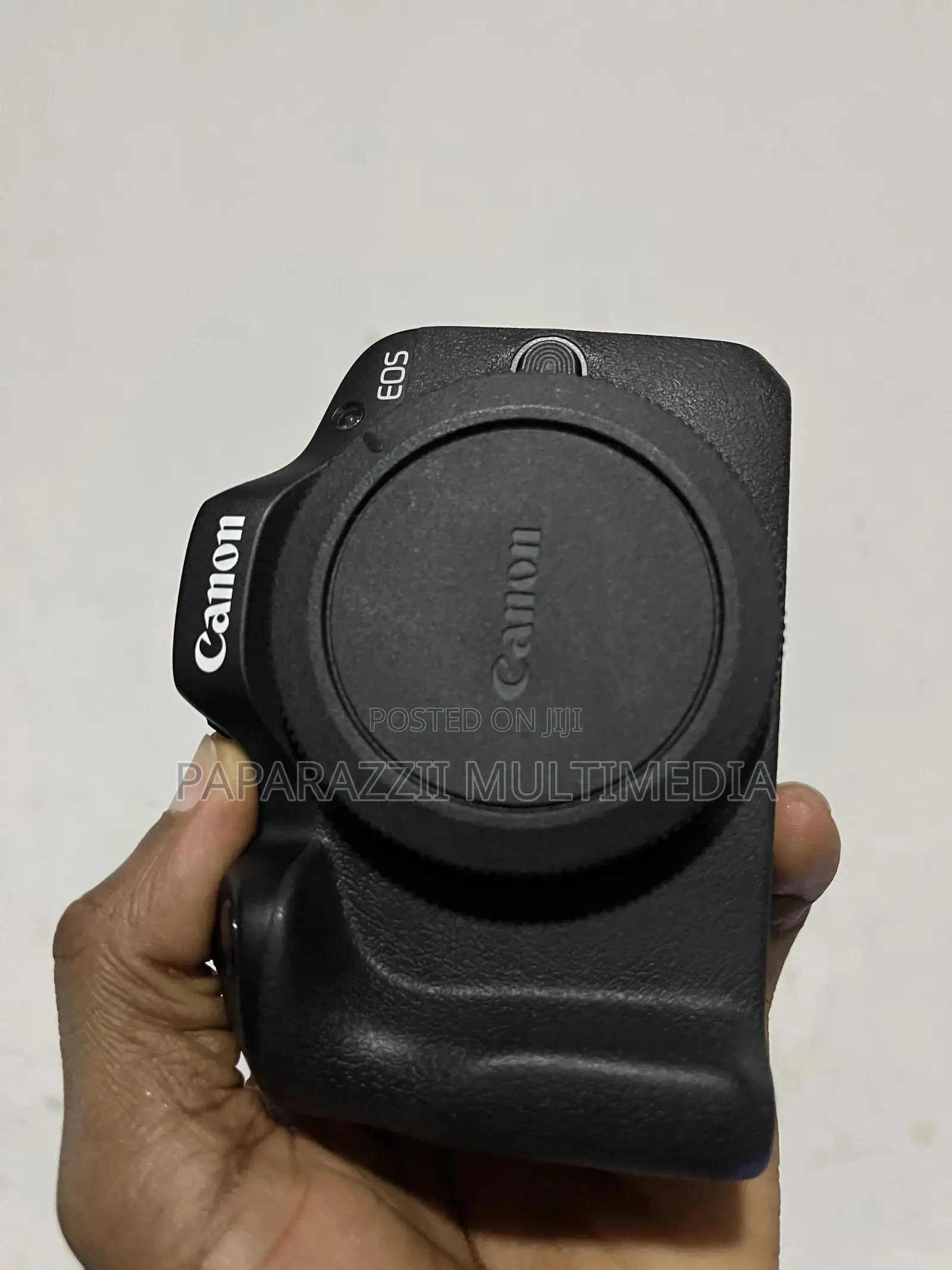 Uk Canon R100 Body Only