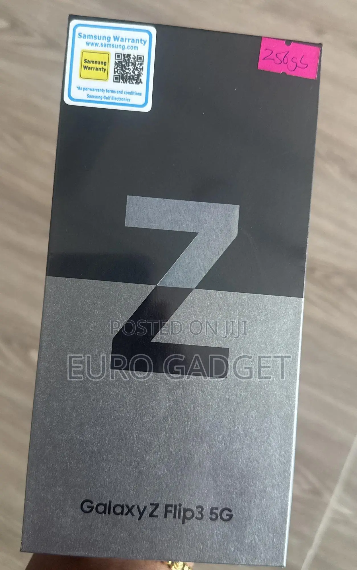 New Samsung Galaxy Z Flip3 5G 128 GB Gold