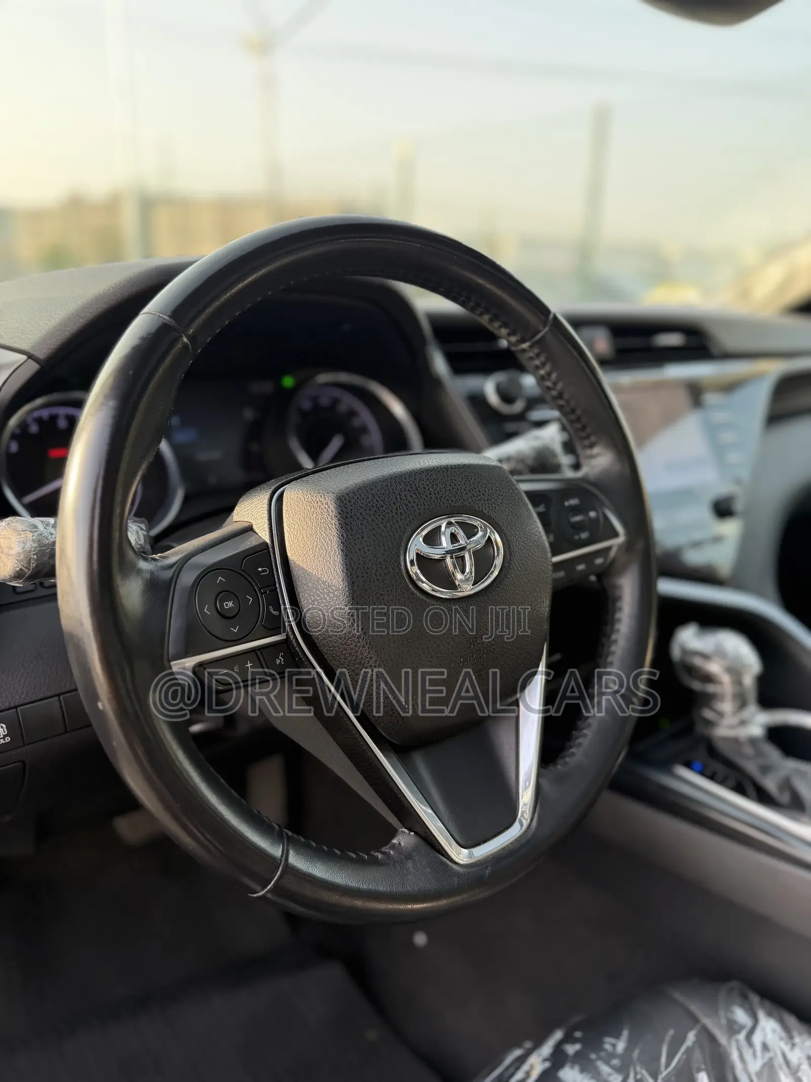 Toyota Camry XLE V6 (3.5L V6 8A) 2019 Red