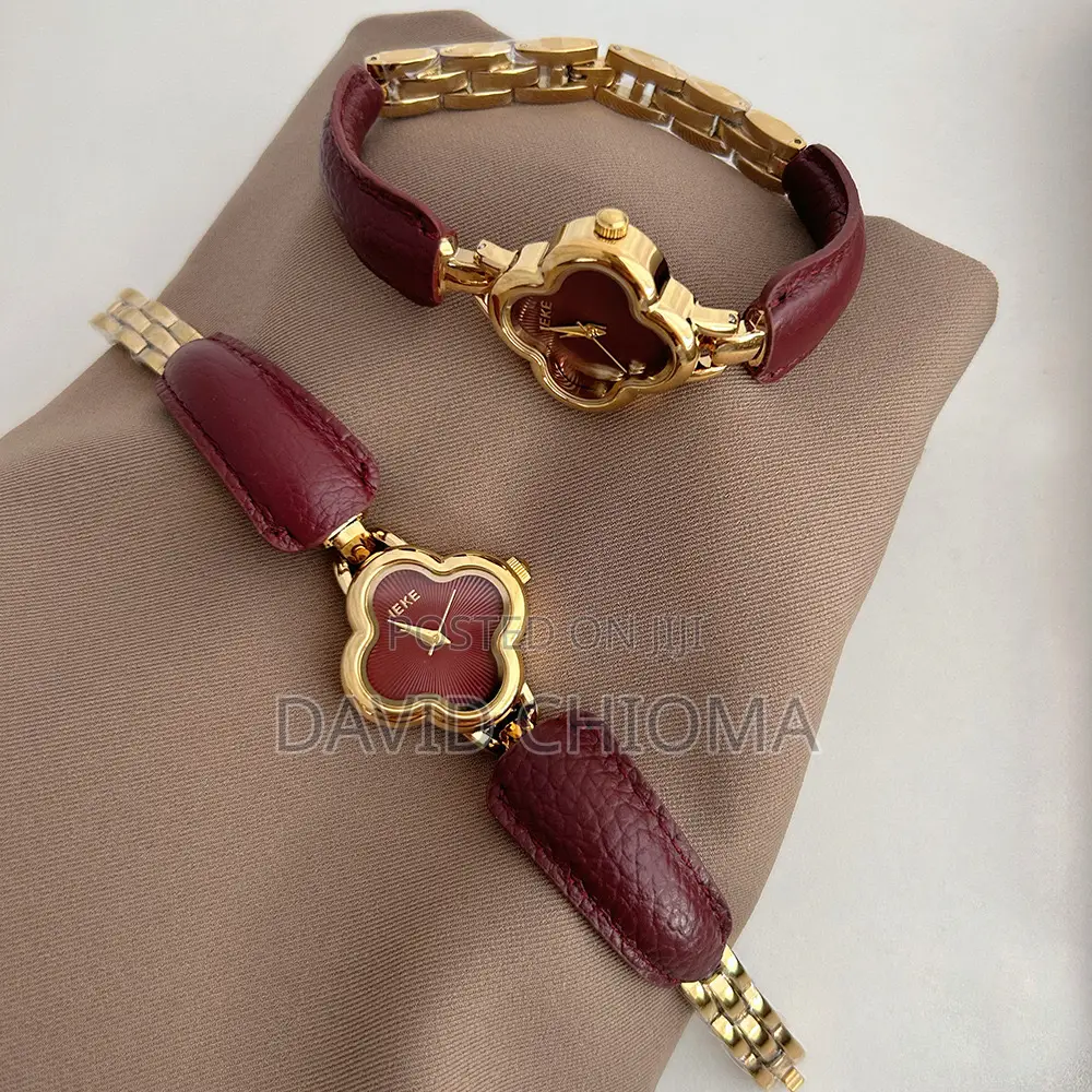 Ieke Women's Watch Vintage Ancora Red Leather Strap Four-Leaf Bracelet