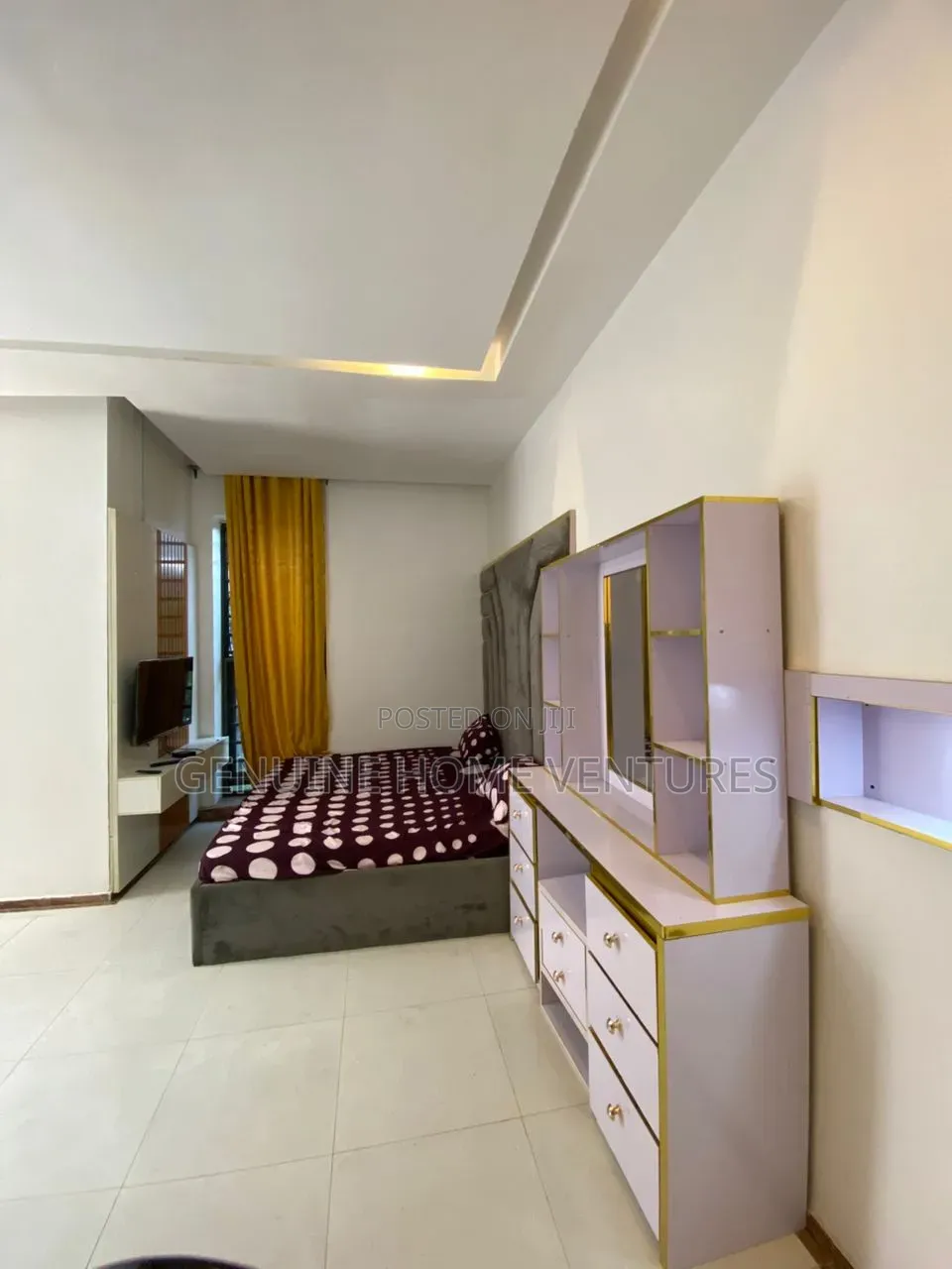 4bdrm Duplex in Palm City Estate for sale