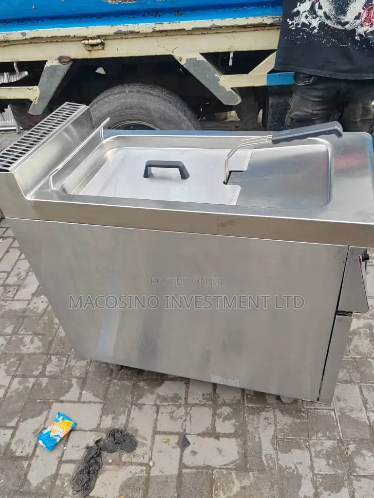 Industrial Stainless Steel Gas Deep Fryer With Single 25-Litres Tank