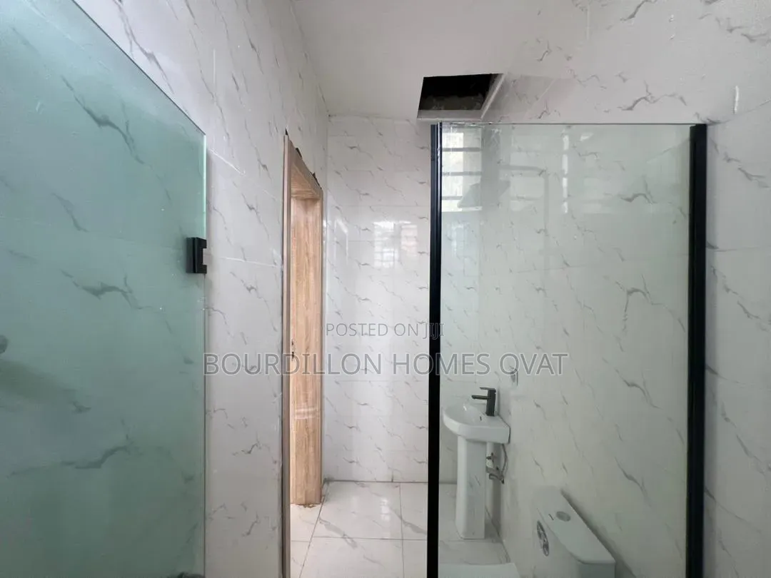 3bdrm Duplex in Ajah, General Paint for sale