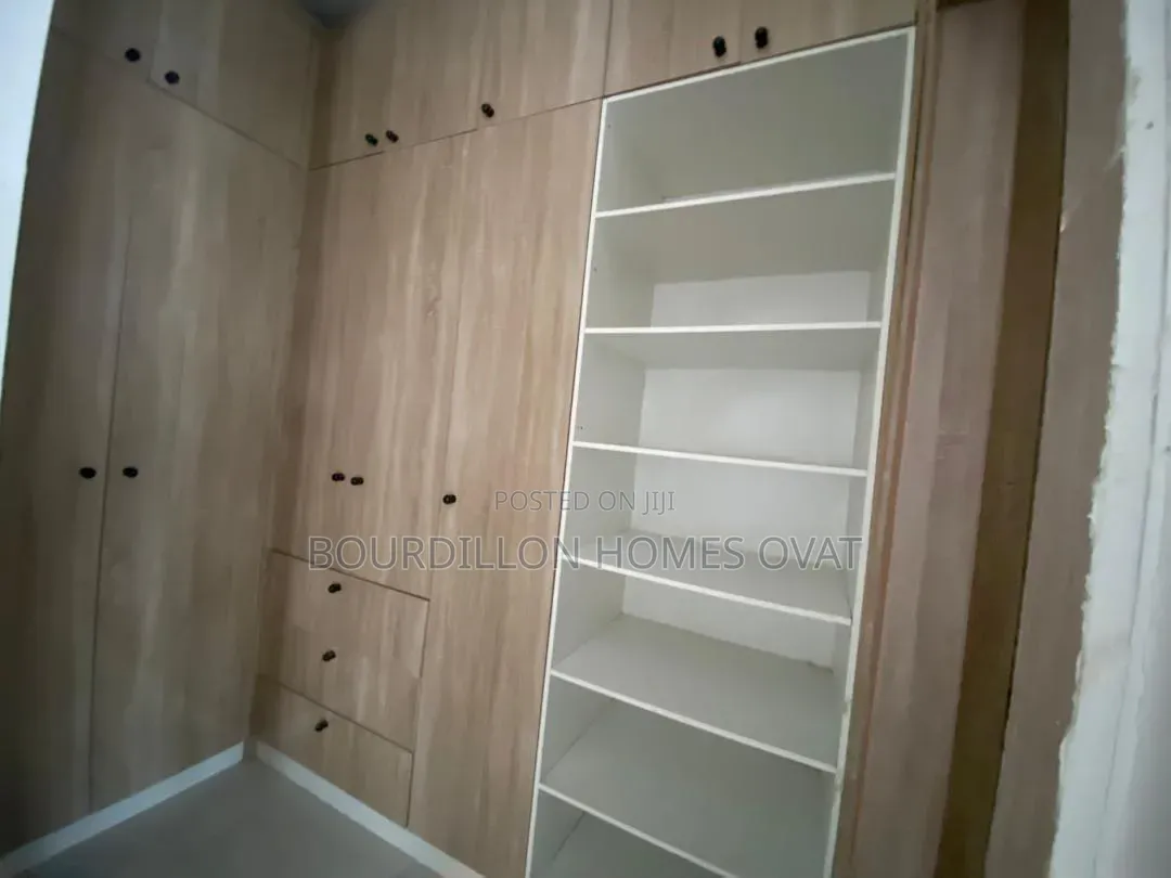 4bdrm Duplex in Harris Drive By Vgc for rent