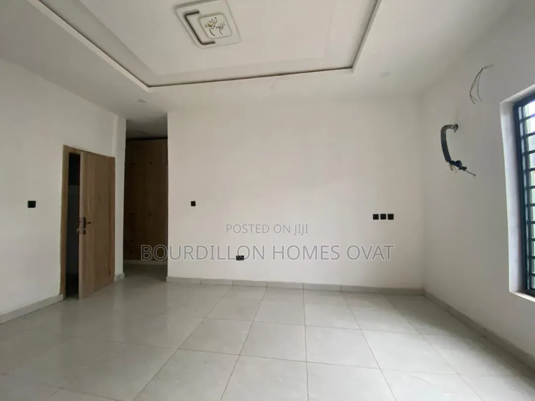 4bdrm Duplex in Harris Drive By Vgc for rent