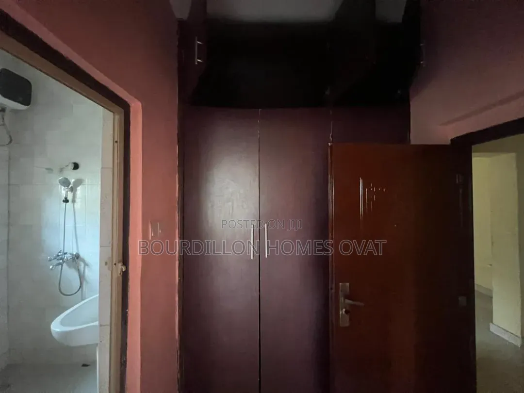 3bdrm Apartment in Osapa London Lekki for rent