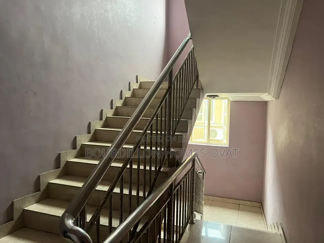 3bdrm Apartment in Osapa London Lekki for rent