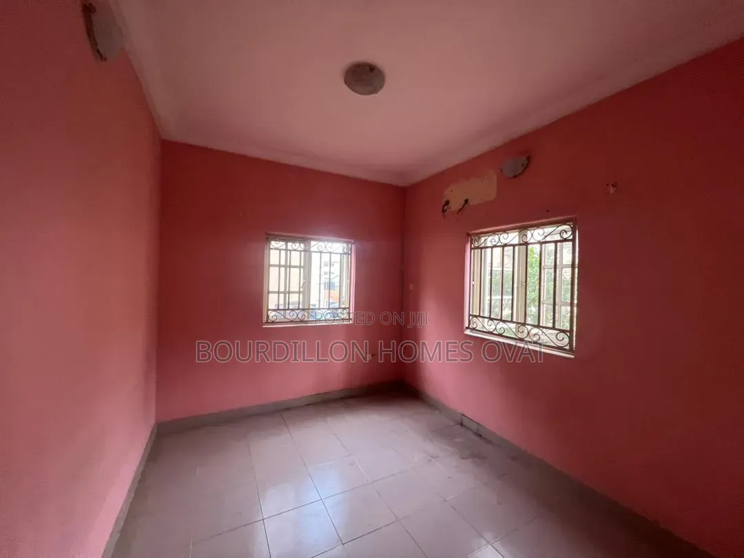 3bdrm Apartment in Osapa London Lekki for rent