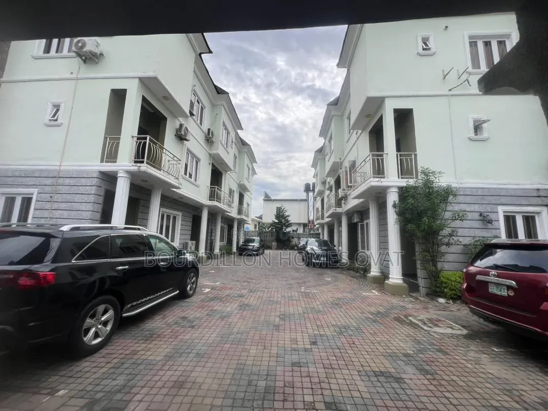 3bdrm Duplex in Osapa London Lekki for rent
