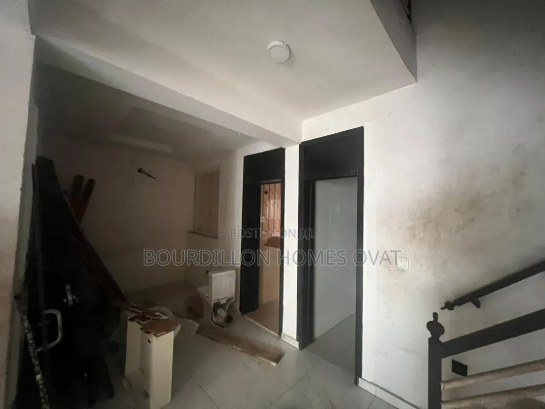 3bdrm Duplex in Osapa London Lekki for rent