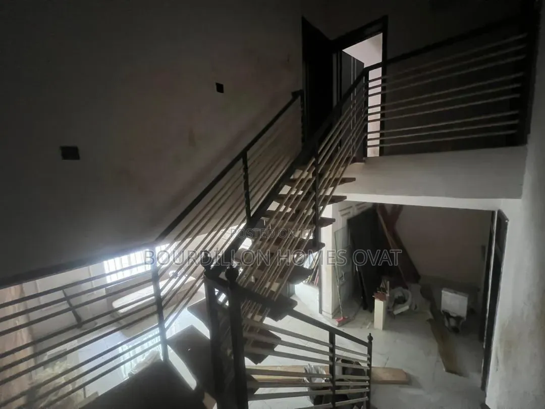 3bdrm Duplex in Osapa London Lekki for rent