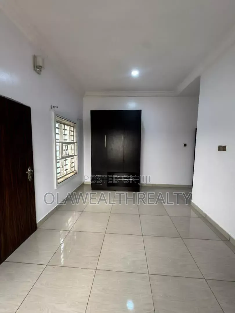 2bdrm Duplex in Kolapo Ishola Gra, Akobo for rent