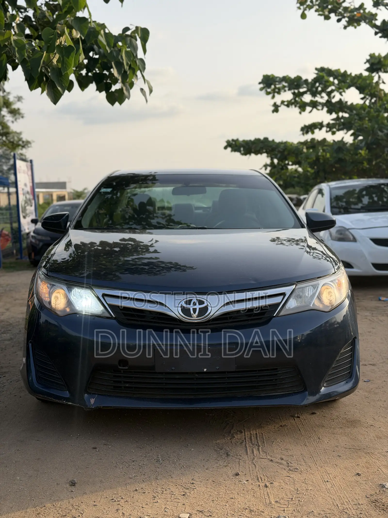 Toyota Camry LE 4dr Sedan w/Prod. End 11/13 (2.5L 4cyl 6A) 2014 Blue