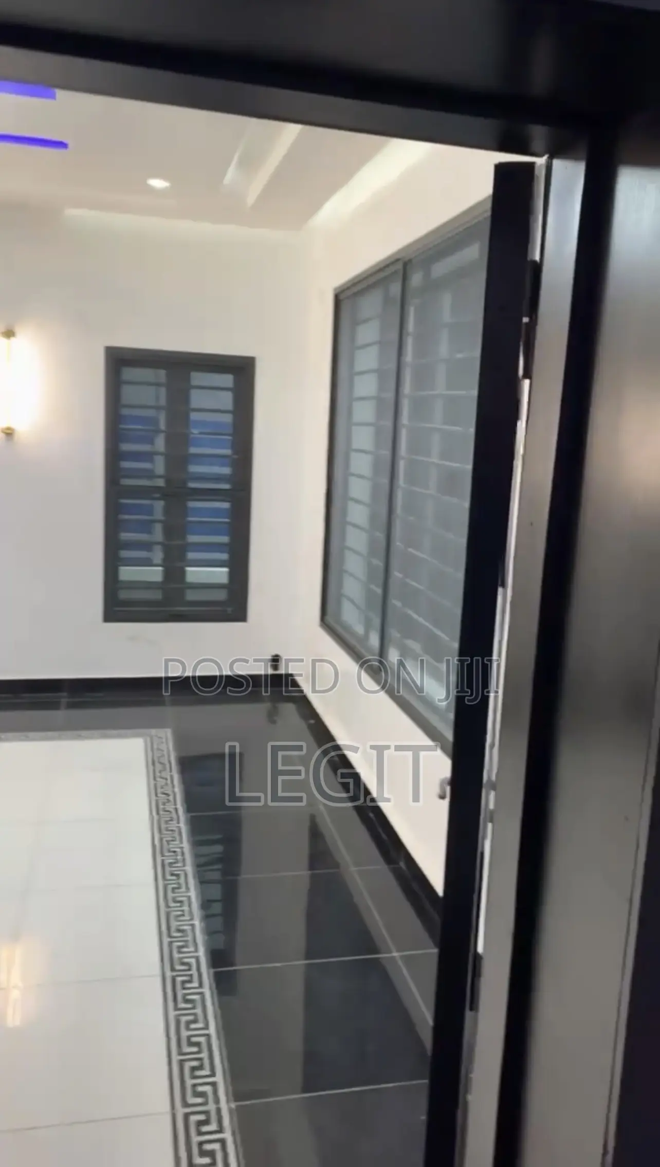 6bdrm Duplex in Apo District for sale
