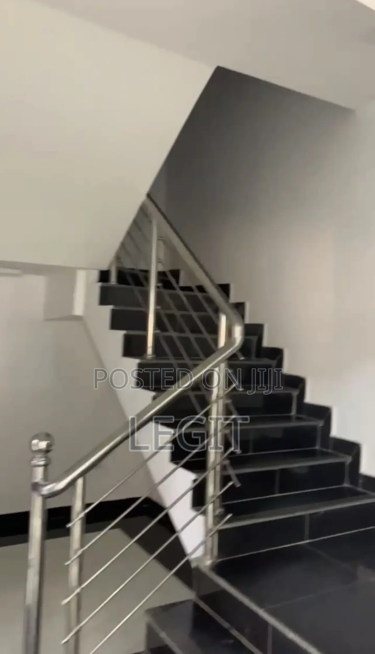 6bdrm Duplex in Apo District for sale