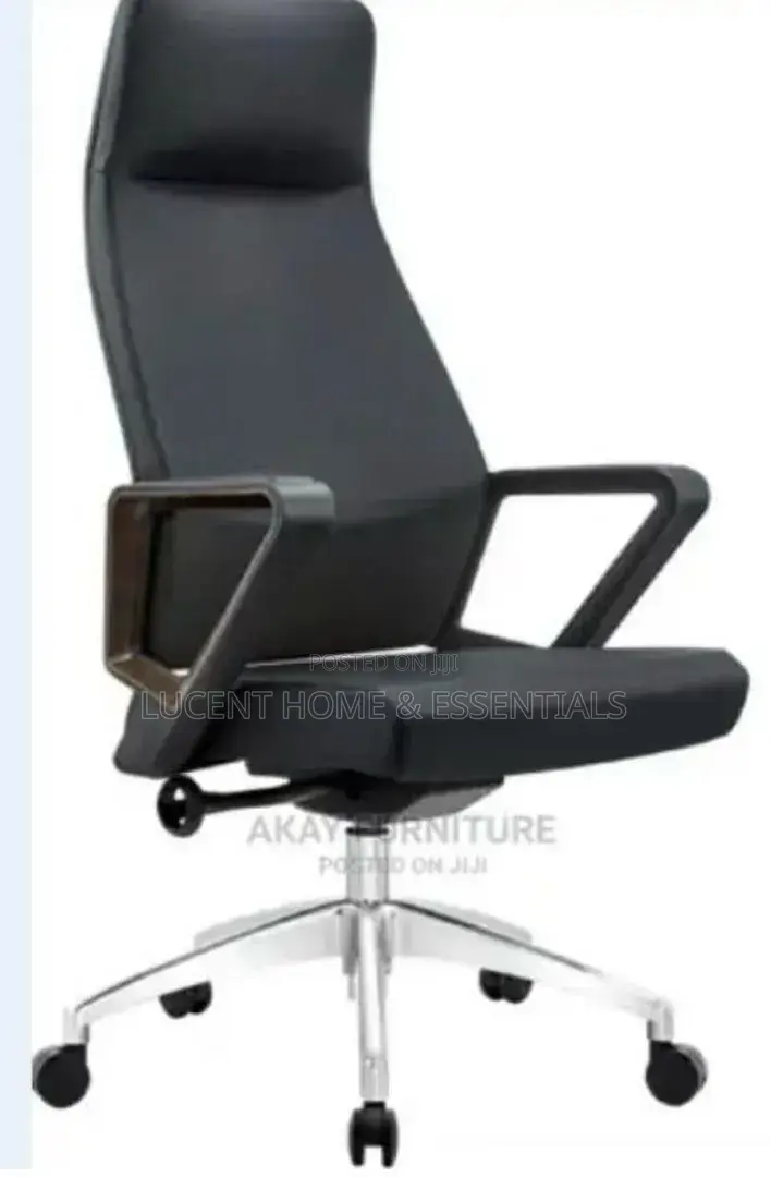 Premium High-Back Executive Office Chair – Ergonomic Leather