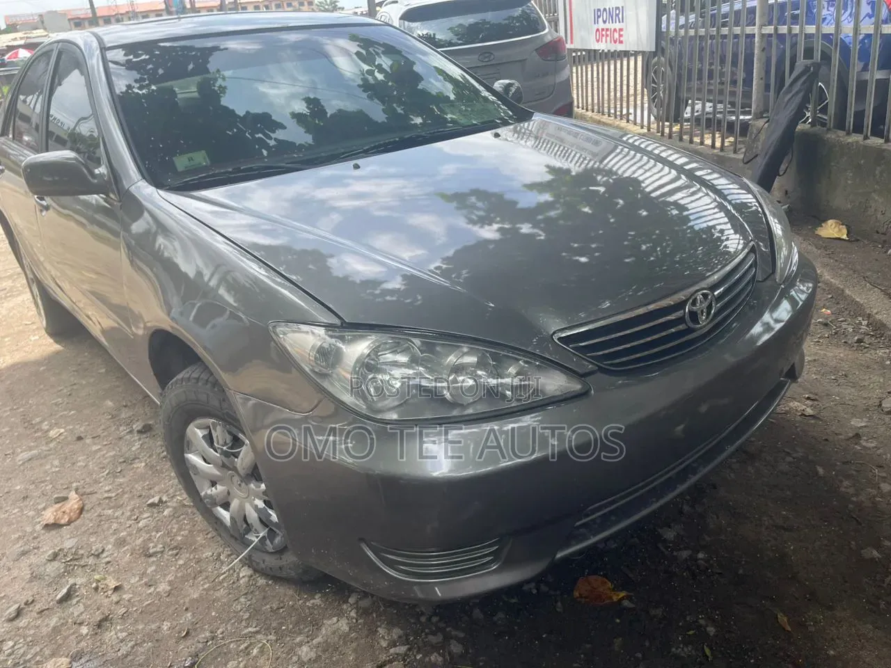 Toyota Camry LE 4dr Sedan (2.4L 4cyl 5A) 2006 Gray