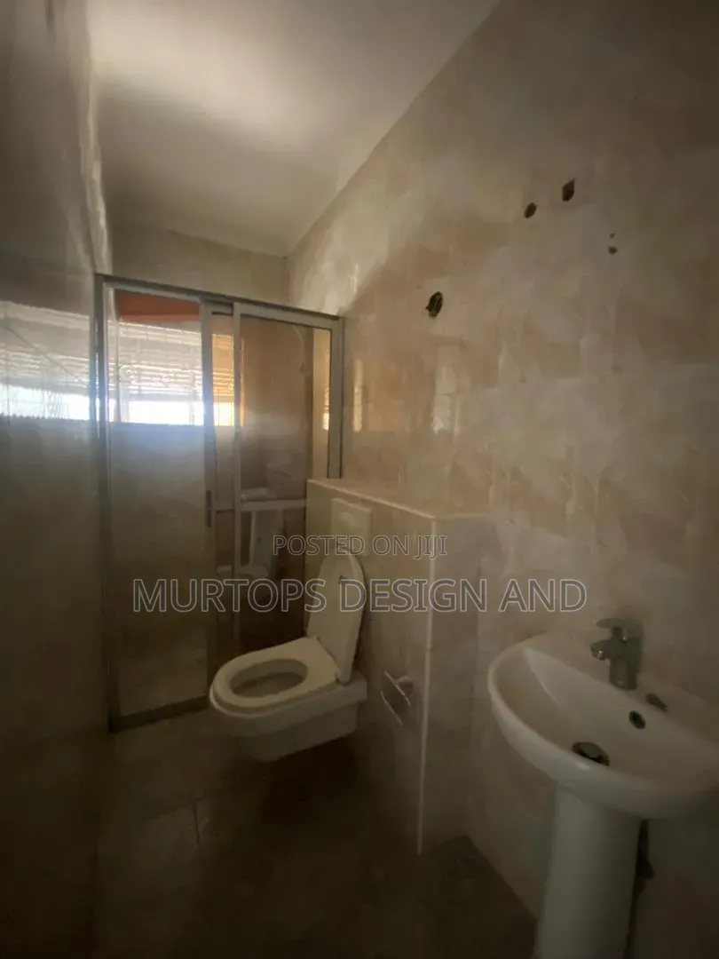 5bdrm Duplex in Ahmadu Bello Way for rent