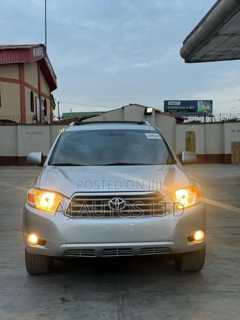 Toyota Highlander 2010 Silver