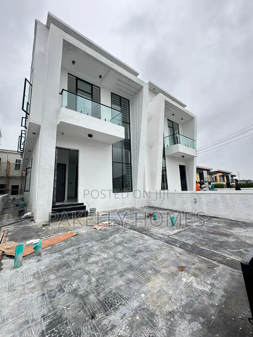 4 Bedroom Semi-detached Duplex With Bq
