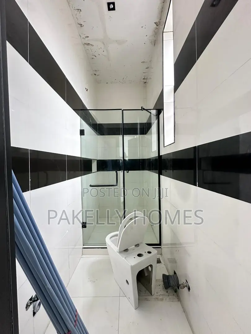 4 Bedroom Semi-detached Duplex With Bq