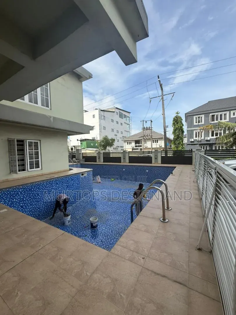 3bdrm Apartment in Lekki Phase 1 for rent