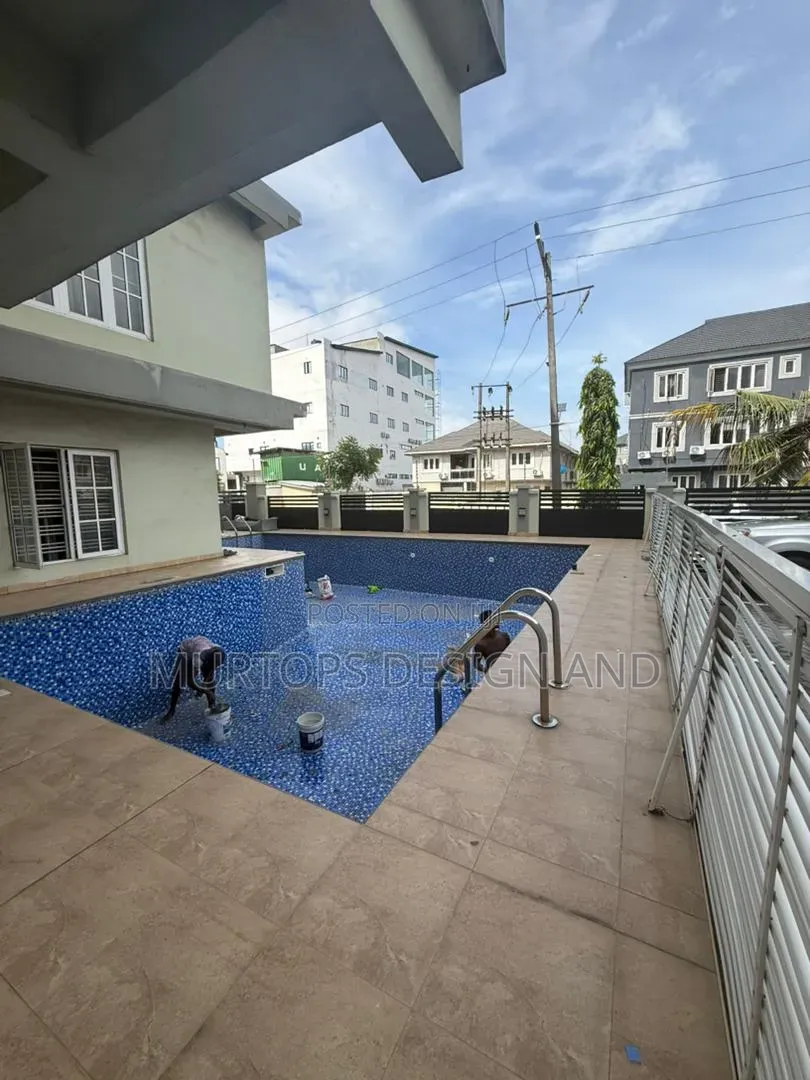 3bdrm Apartment in Lekki Phase 1 for rent