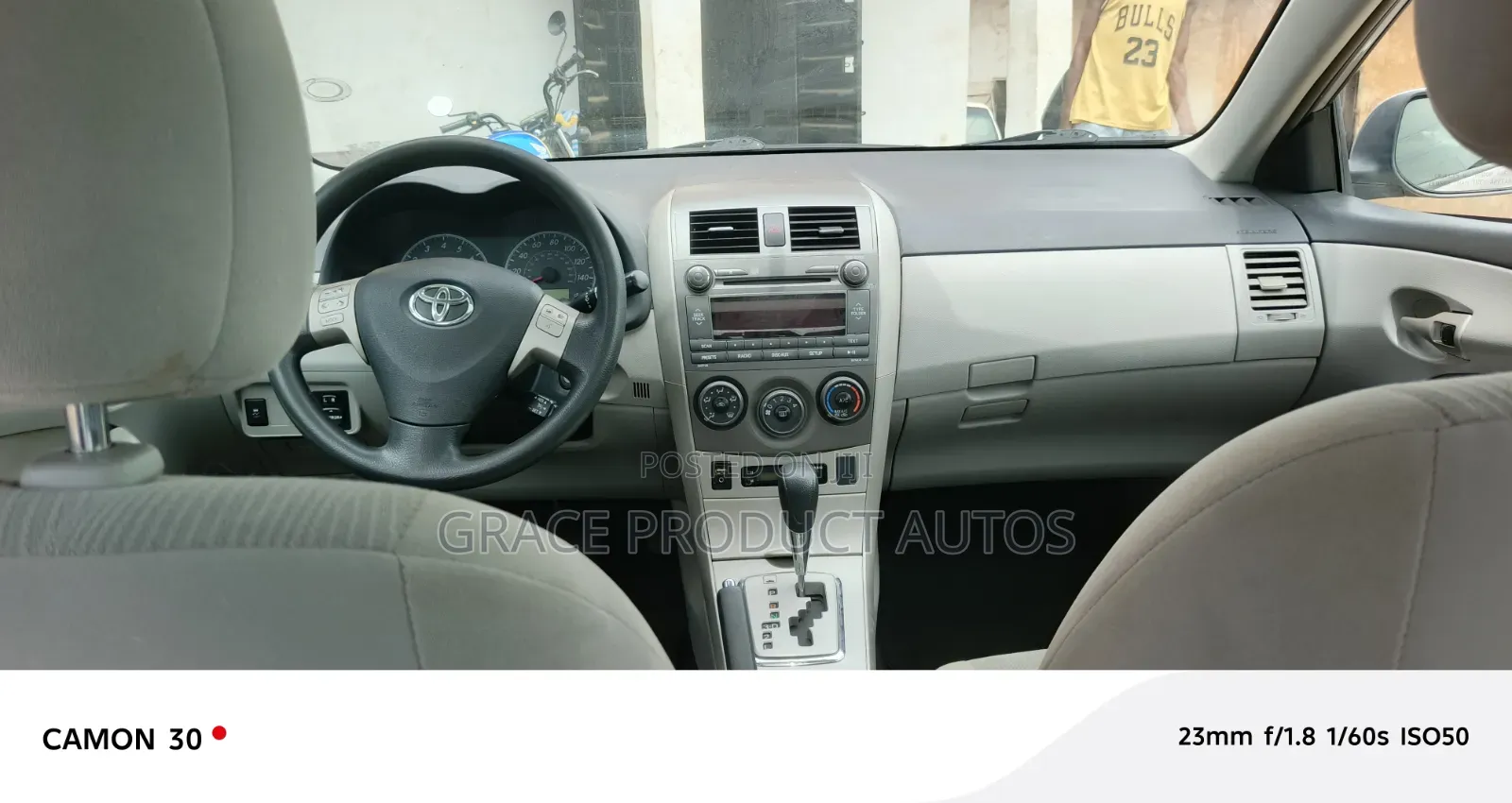 Toyota Corolla L 4dr Sedan (1.8L 4cyl 5M) 2012 Silver