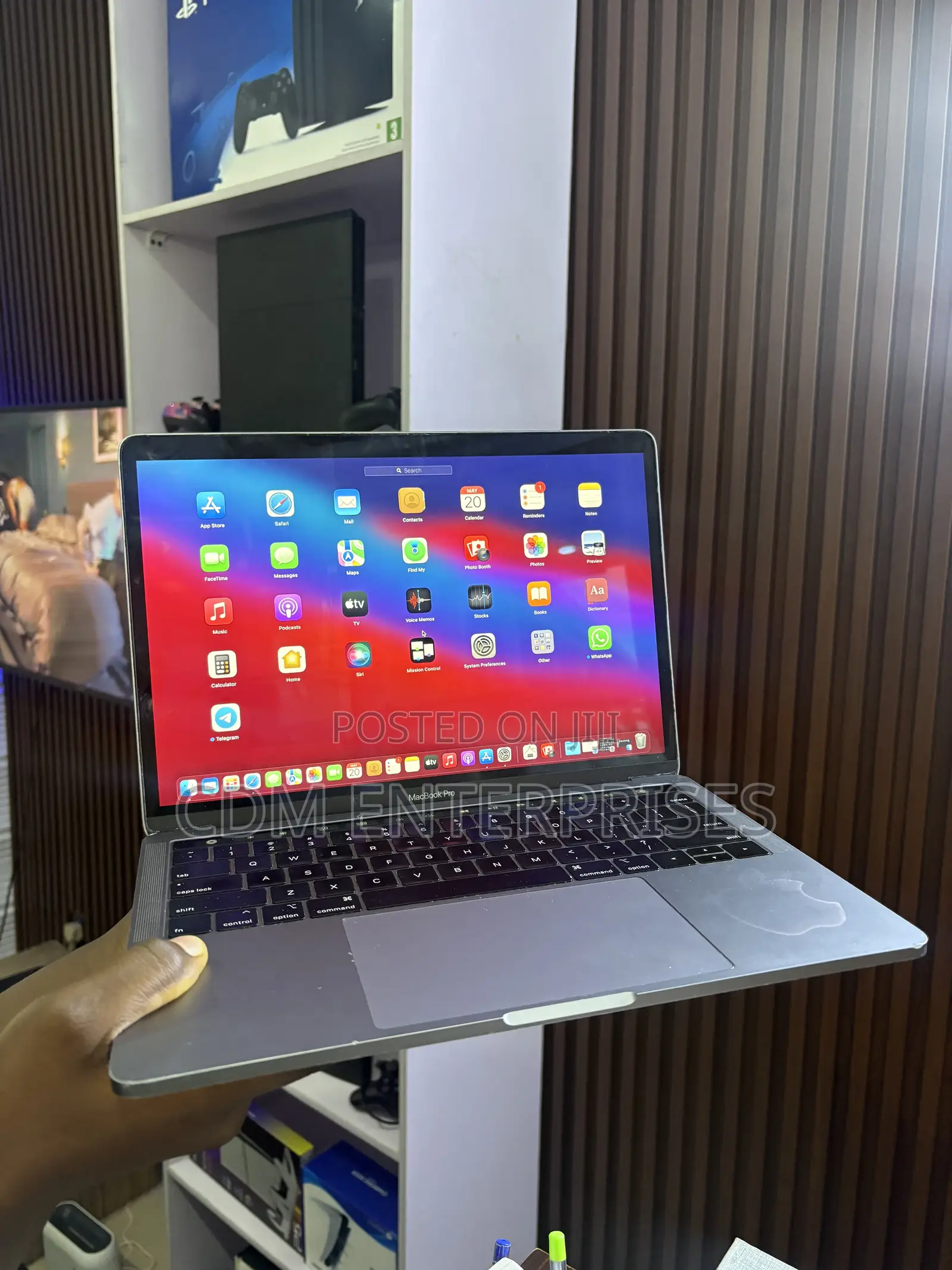 Laptop Apple MacBook Pro 2018 8GB Intel Core i5 SSD 256GB