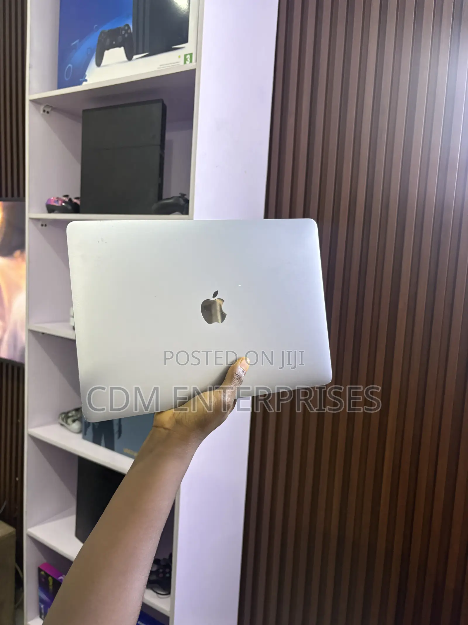 Laptop Apple MacBook Pro 2018 8GB Intel Core i5 SSD 256GB