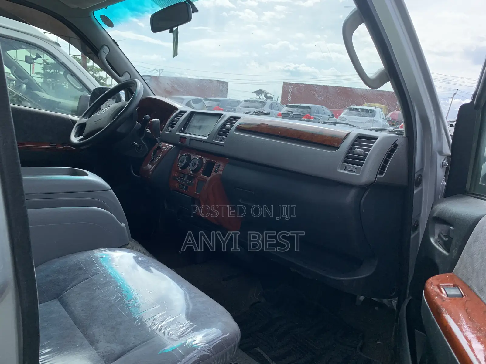 Toyota HiAce 2011 Silver