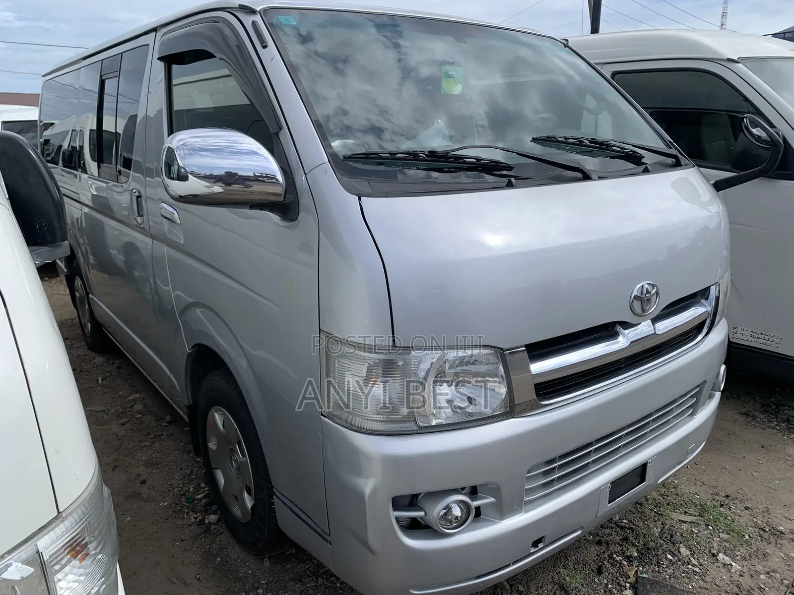 Toyota HiAce 2011 Silver
