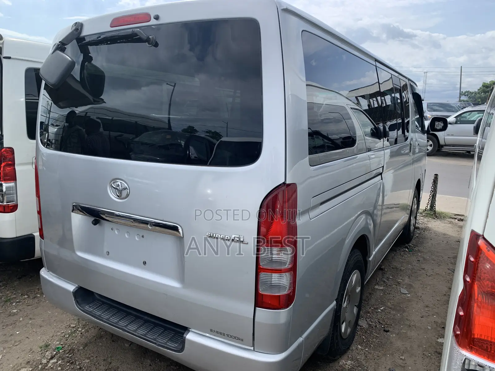 Toyota HiAce 2011 Silver