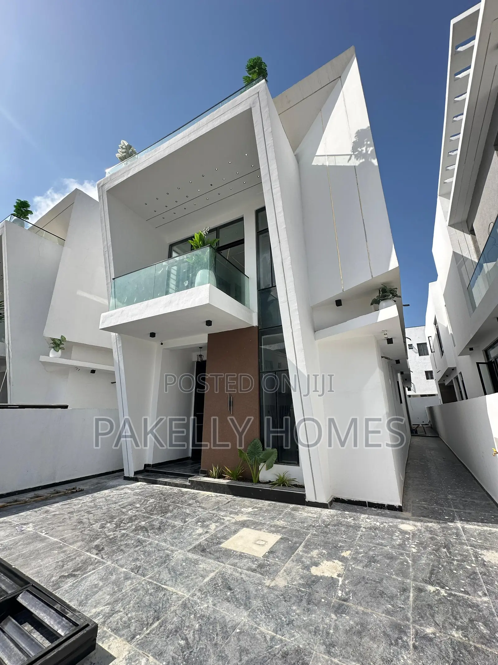 5 Bedroom Fully Detached Duplex With Bq And Swimming Pool