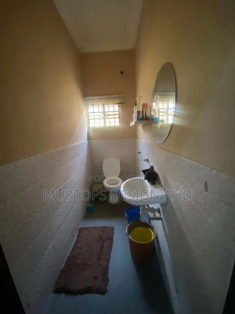 2bdrm Bungalow in Lekki Phase 1 for rent