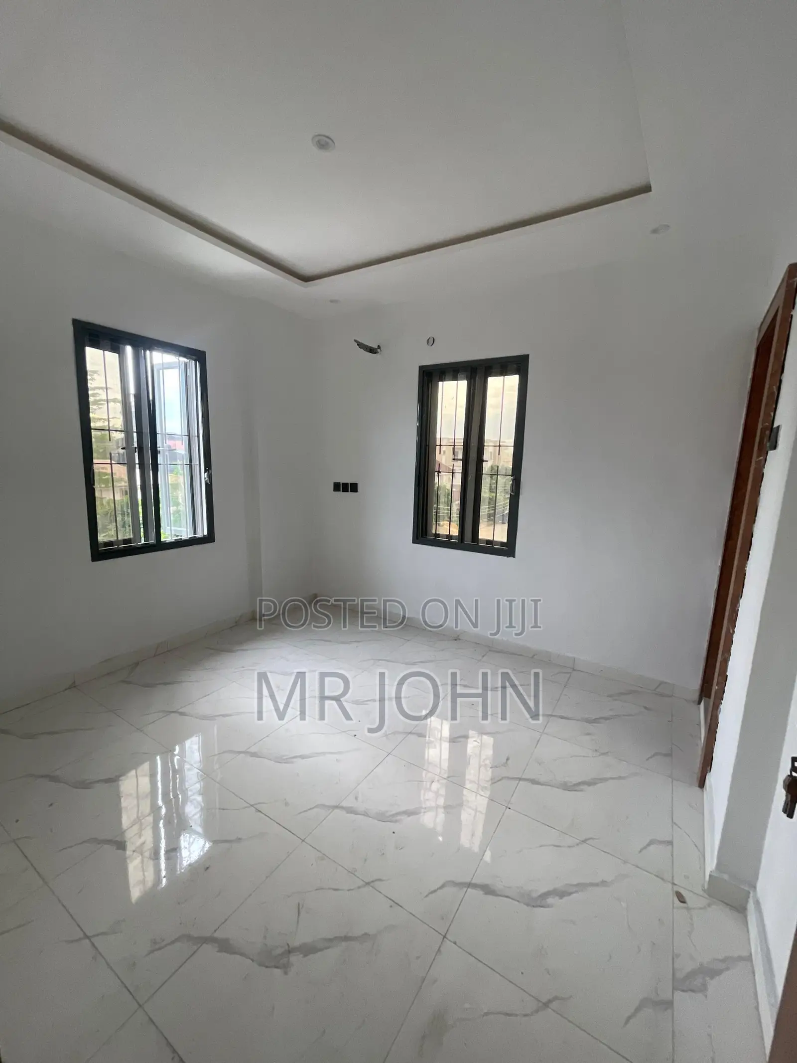 4bdrm Maisonette in Lekki Phase1 Luky Pr for rent