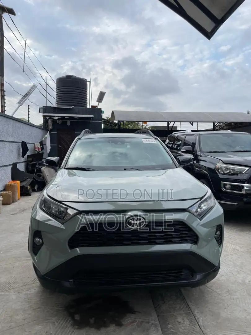Toyota RAV4 2021 Green